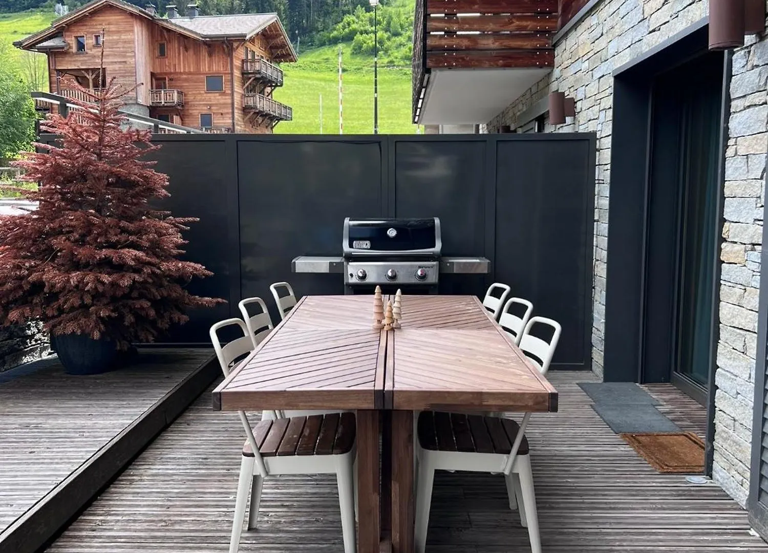Modern 3 Bedroom Apartment Close To Lifts 모르진