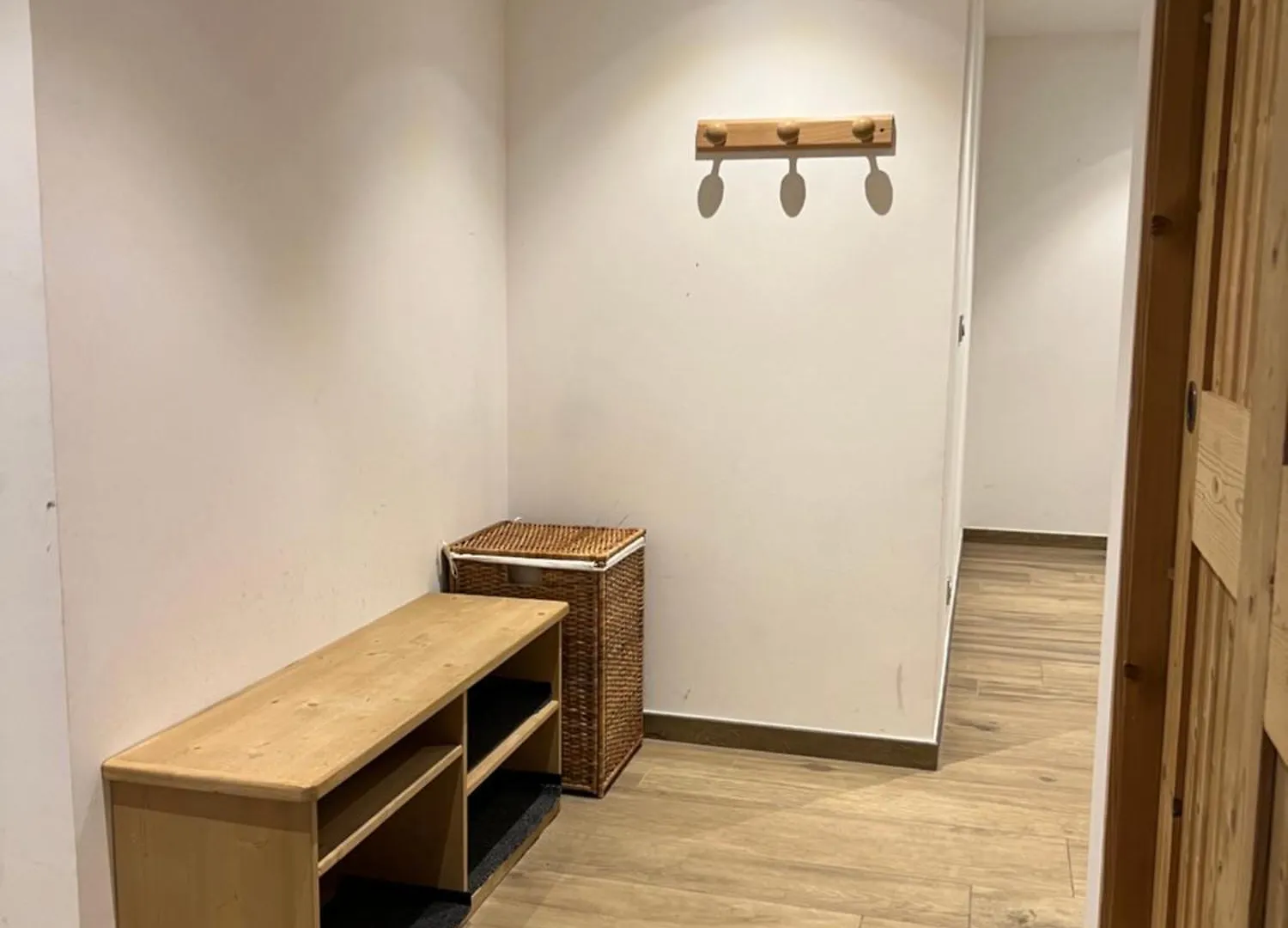 Modern 3 Bedroom Apartment Close To Lifts 모르진