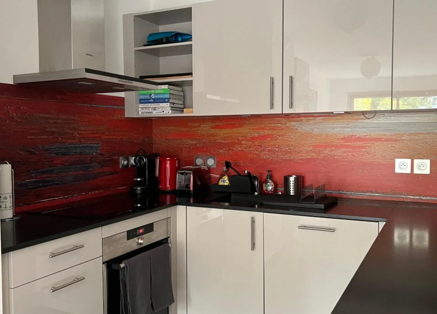 Modern 3 Bedroom Apartment Close To Lifts 모르진